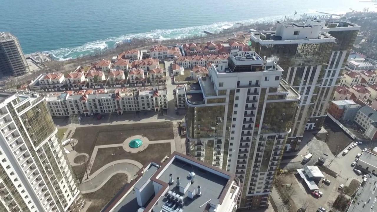 Аркадия Студия С Балконом Частичный Вид Моря Первая Линия От Моря 敖德萨 外观 照片